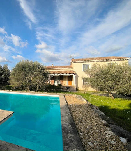 Maison typique du sud de la France proposée par l’agence immobilière de Calvisson