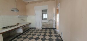 Cuisine à aménager dans une maison de village à vendre à Saint-Laurent-d’Aigouze