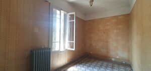 Troisième chambre mansardée à réorganiser dans une maison de village à Saint-Laurent-d’Aigouze
