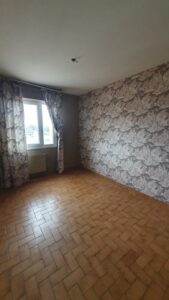 Première chambre avec fenêtre, dans un quartier calme de Nîmes