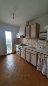Cuisine indépendante à personnaliser dans l’appartement à vendre à Nîmes