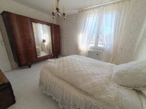 Deuxième chambre à l’étage, dans une villa familiale à Clarensac