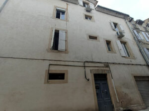 Immeuble ancien à rénover dans un quartier calme d’Alès