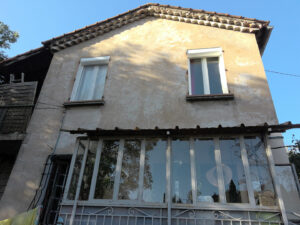 Façade principale de la maison à vendre à La Grand-Combe