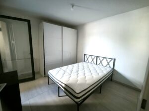 Chambre calme avec fenêtre dans un appartement à louer à Montpellier Ovalie